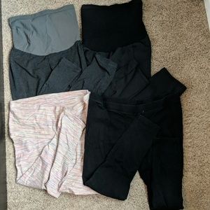 Lot of maternity Capri leggings, size M